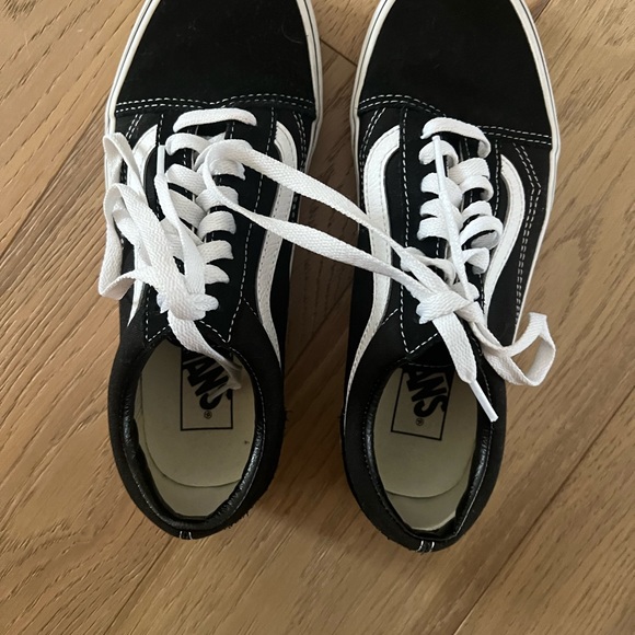 Old Skool black and white Vans. Worn once. Excellent used condition. - Picture 3 of 4